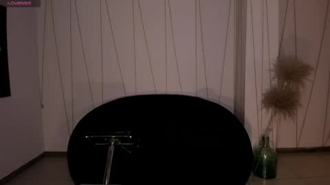 Lizzi  online show from November 2025 04:51:01 PM