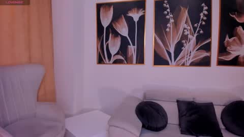 Lizzi  online show from March 2026 05:15:01 PM