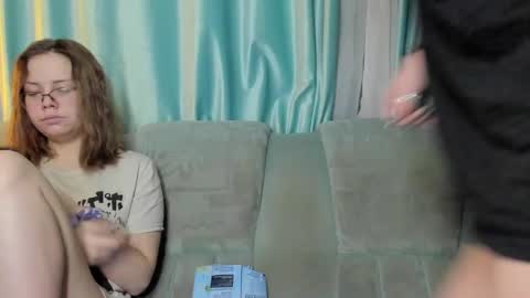 lizzi_muur online show from December 2024 03:00:02 PM