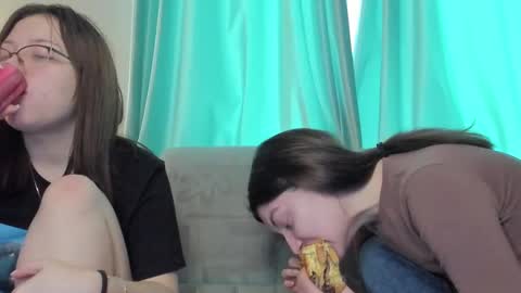 lizzi_muur online show from February 2025 10:24:02 AM