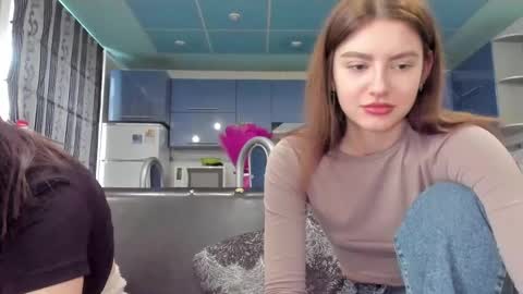 lizzi_muur online show from March 2025 10:11:01 AM