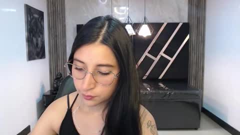 Lizzy SCHEDULE BROADCASTING Monday-Saturday 11am4pm Colombia online show from January 2026 12:20:01 PM