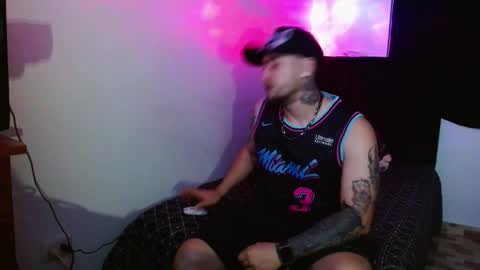 lliamm 2 online show from November 2025 08:09:01 AM