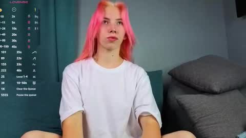 Hello Im Christy online show from October 2025 04:07:02 PM