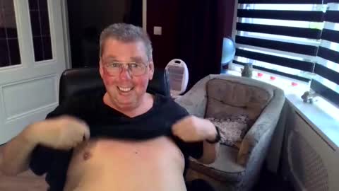 Loebet online show from November 2025 03:47:02 PM