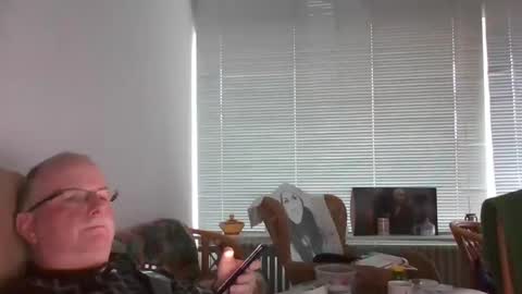 Snapshot of loewe39238 chatting on January 2025 08:43:02 AM loewe39238 online show from January 2025 08:43:02 AM