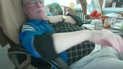 Snapshot of loewe39238 chatting on January 2025 10:28:01 AM loewe39238 online show from January 2025 10:28:01 AM