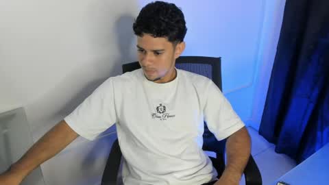 Snapshot of logan_9_ chatting on May 2026 04:30:02 AM logan online show from May 2026 04:30:02 AM