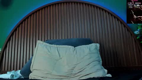 logan_griffin online show from November 2025 07:00:02 AM