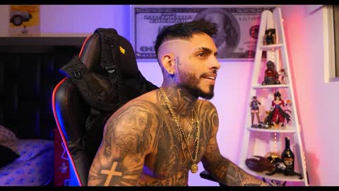 logan_hugh8 online show from January 2025 09:01:02 AM