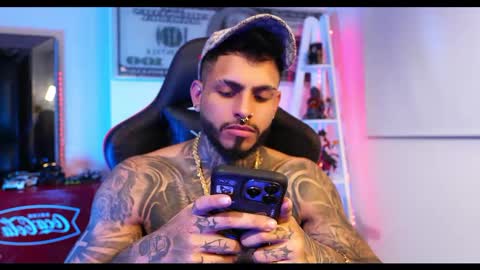 logan_hugh8 online show from March 2025 09:31:02 AM