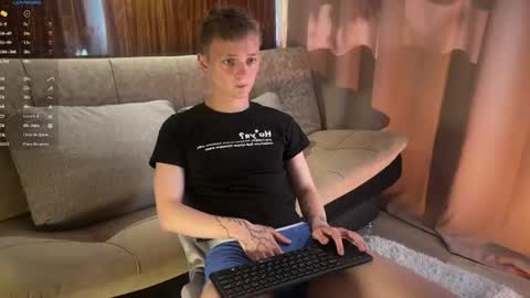 Snapshot of logan_mett chatting on June 2026 12:19:02 PM Logan online show from June 2026 12:19:02 PM
