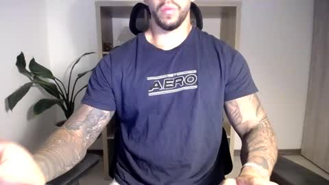 Snapshot of loganhod chatting on May 2026 06:40:01 AM Logan Wolfp online show from May 2026 06:40:01 AM