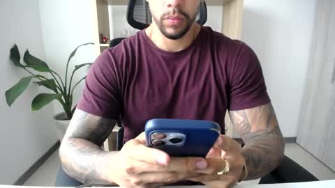 Snapshot of loganhod chatting on May 2026 10:22:02 PM Logan Wolfp online show from May 2026 10:22:02 PM