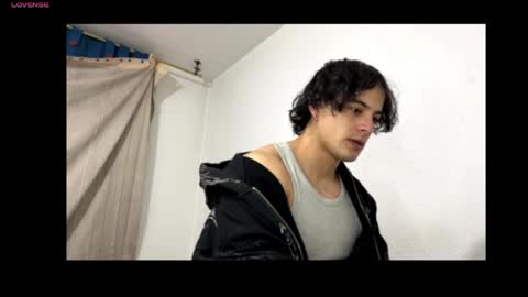 Snapshot of logann_x3 chatting on June 2026 04:16:02 AM Logan online show from June 2026 04:16:02 AM