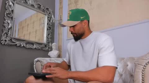 U can call me Logan online show from October 2025 03:48:01 AM