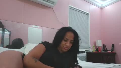 Snapshot of lola52990 chatting on October 2025 04:59:02 AM Lola online show from October 2025 04:59:02 AM