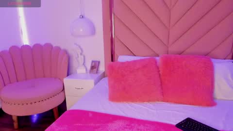 Lola online show from June 2026 03:07:02 AM