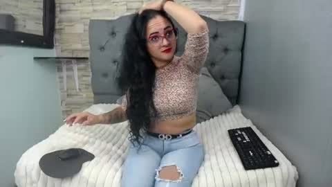 Snapshot of lola__black chatting on July 2026 01:29:02 PM L O L A online show from July 2026 01:29:02 PM