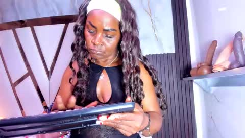 Lola online show from January 2026 11:31:02 PM