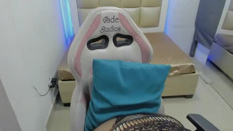 lola_js online show from April 2026 12:01:01 AM