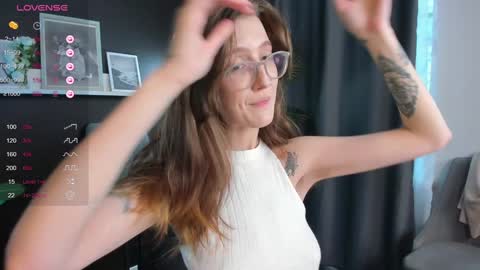 Lola online show from December 2024 09:09:01 AM