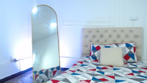 lola red online show from December 2025 10:54:01 AM