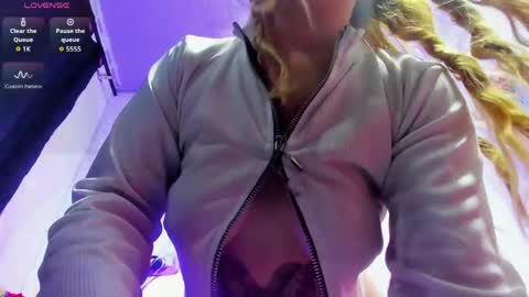 lola_wish online show from May 2026 12:59:02 AM