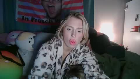 Snapshot of lolaa555 chatting on April 2026 06:36:01 AM lolaa555 online show from April 2026 06:36:01 AM