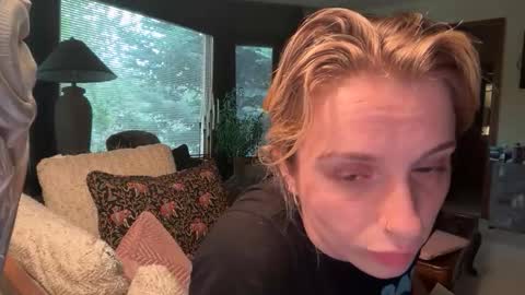 Snapshot of lolaa555 chatting on June 2026 11:10:01 PM lolaa555 online show from June 2026 11:10:01 PM