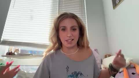 Snapshot of lolaa555 chatting on June 2026 01:28:02 AM lolaa555 online show from June 2026 01:28:02 AM