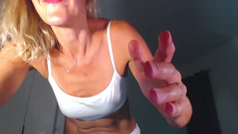 Lola online show from February 2026 01:41:02 PM