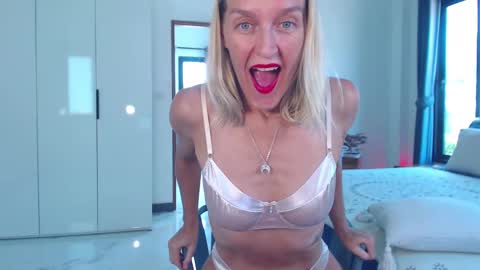 Lola online show from March 2026 06:39:01 AM