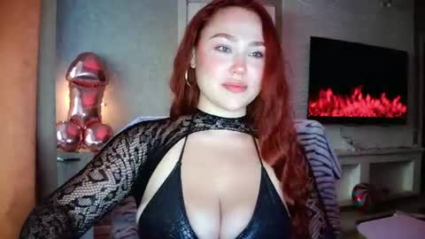 Snapshot of lolaamint_ chatting on June 2026 01:53:02 PM LolaaMint online show from June 2026 01:53:02 PM