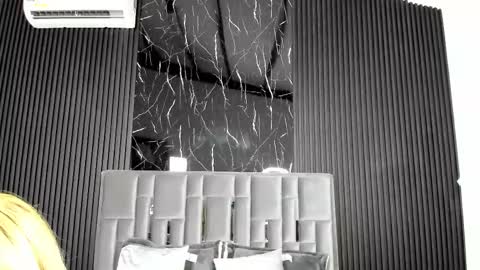 Lola Angel online show from November 2025 11:41:01 AM