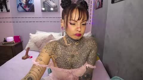 Snapshot of lolabrouse__ chatting on July 2026 09:06:02 PM Lola online show from July 2026 09:06:02 PM