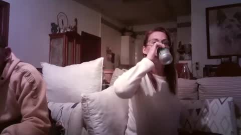 LOLA HUESO y ERIC online show from February 2025 06:58:02 PM