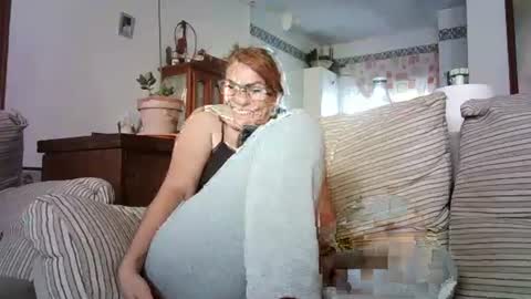 LOLA HUESO y ERIC online show from September 2025 08:29:02 AM