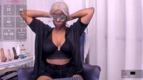 Snapshot of lolajenkiins chatting on November 2025 11:54:01 AM lola online show from November 2025 11:54:01 AM