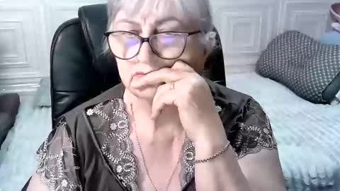 LolkaAlyss online show from April 2026 07:58:01 PM