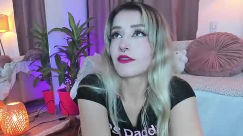 Snapshot of lolly_js_ chatting on July 2026 02:35:02 AM Lolly online show from July 2026 02:35:02 AM