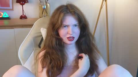 Snapshot of lolly_pump chatting on October 2025 05:00:01 PM Mona online show from October 2025 05:00:01 PM