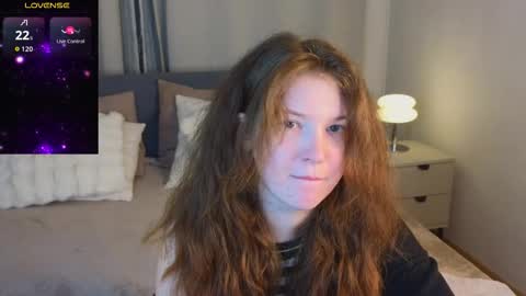 Snapshot of lolly_pump chatting on October 2025 03:12:02 PM Mona online show from October 2025 03:12:02 PM