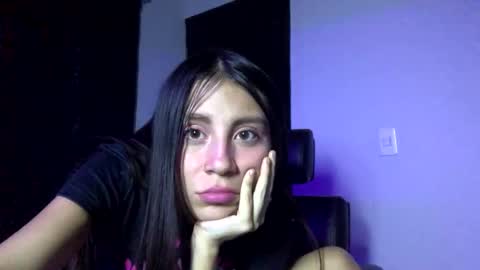 Snapshot of loly_pink_ chatting on February 2025 06:01:02 AM Loly online show from February 2025 06:01:02 AM