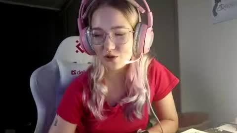 lomamcmeen online show from June 2026 09:14:01 AM