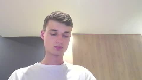 london_tomy online show from September 2025 01:53:01 AM