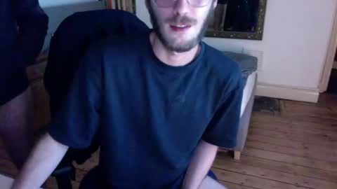 Snapshot of londonbarney1972 chatting on September 2025 04:05:02 AM Londonbarney1972 online show from September 2025 04:05:02 AM