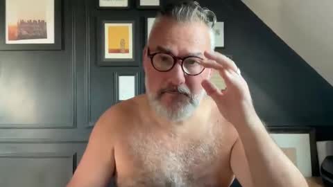 EnglishBear online show from September 2025 12:17:01 PM