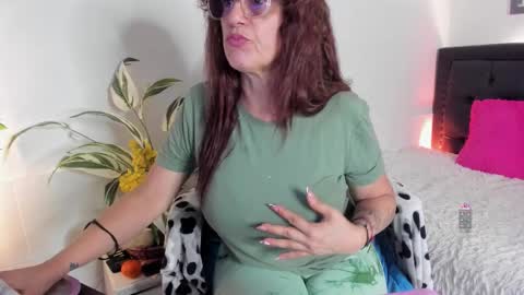 Jennifer  online show from February 2026 02:49:02 PM