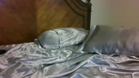 Snapshot of longdsmeag chatting on November 2025 03:18:02 AM longdsmeag online show from November 2025 03:18:02 AM